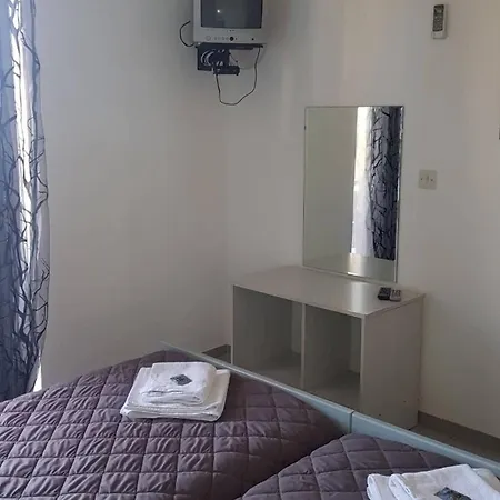 Athina Inn *