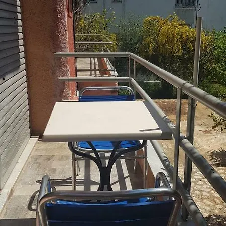 Athina بيت ريفي تولو