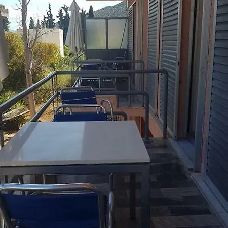 Inn Athina *